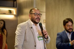 Adriano Alvarenga (Timóteo) assume diretoria do Vale do Rio Doce na ACAM soaquinoticias
